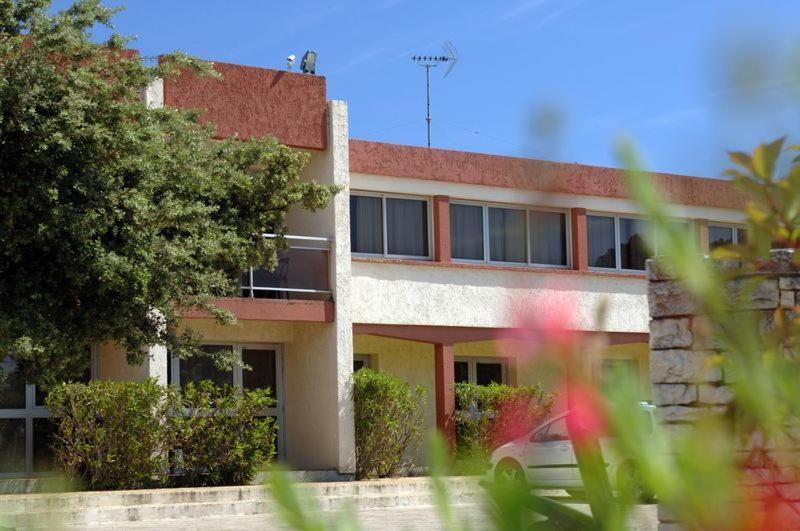 Hotel Le Lagon Rochefort-du-Gard Exterior foto
